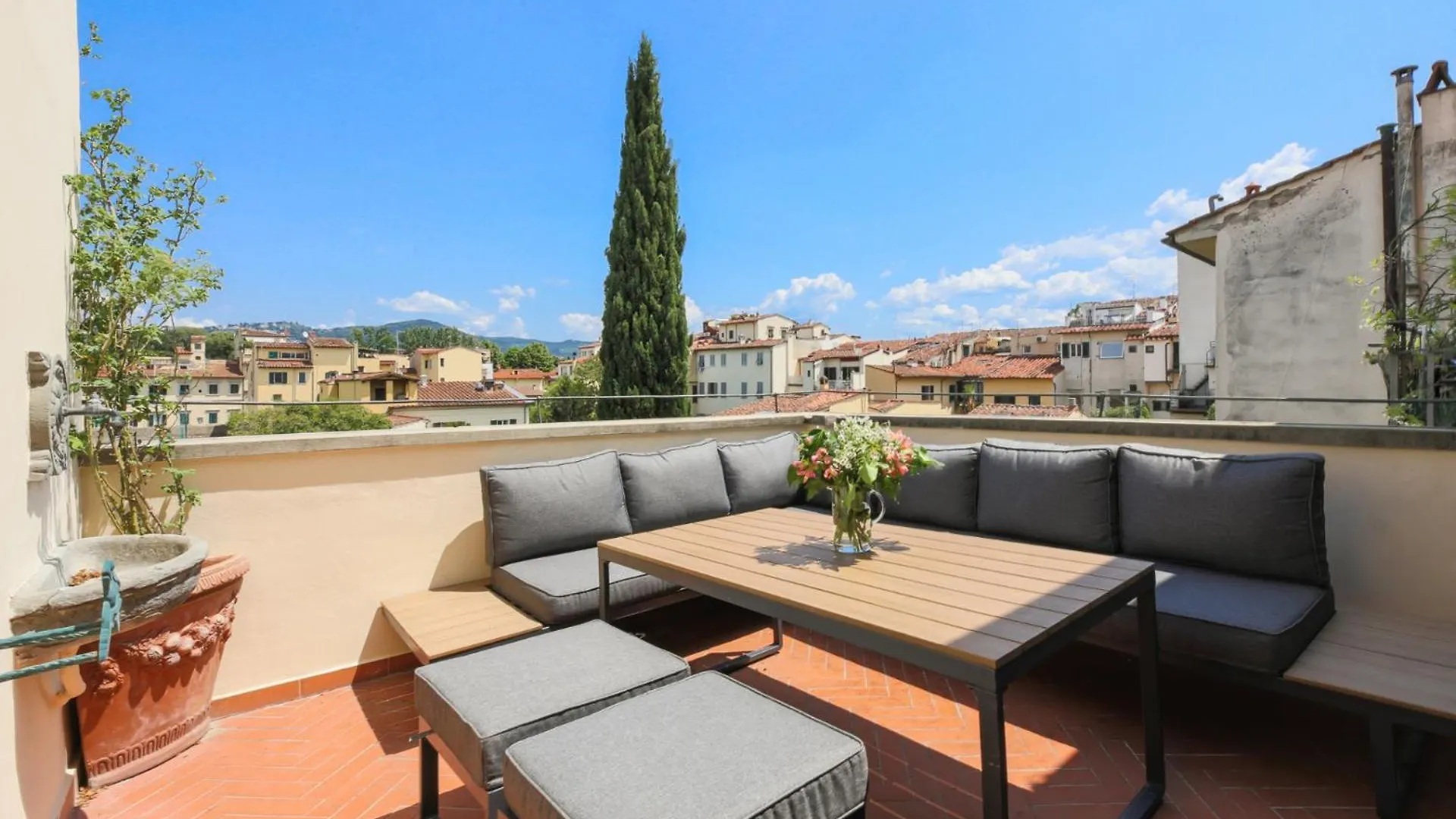 Apartments Florence- Alfieri Prestige With Terraceの連絡先